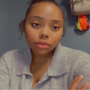 Meet your Posher, Carla